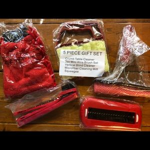 Red Mini Cleaning Set